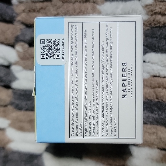 belief The true cream - moisturizing bomb 25ml/.84oz *NEW IN BOX* - Picture 2 of 3